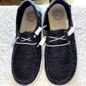 Hey Dude Shoes Wendy Size 11/42 Black/White
